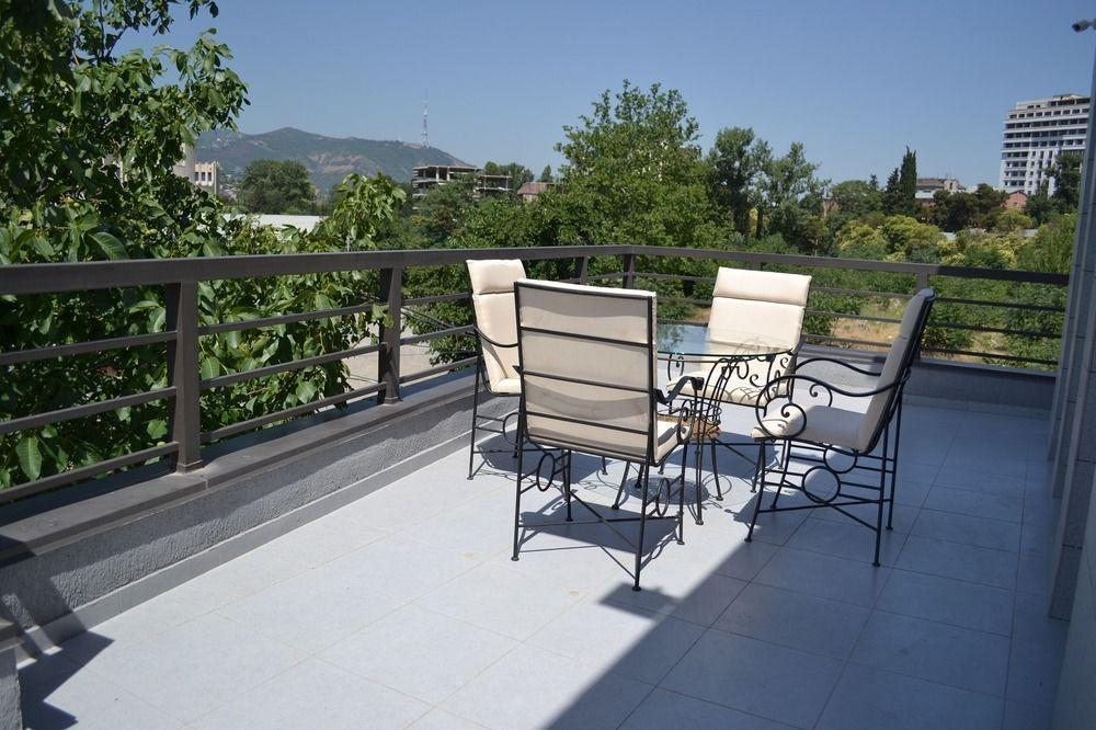 Dolabauri Hotel Tiflis Exterior foto